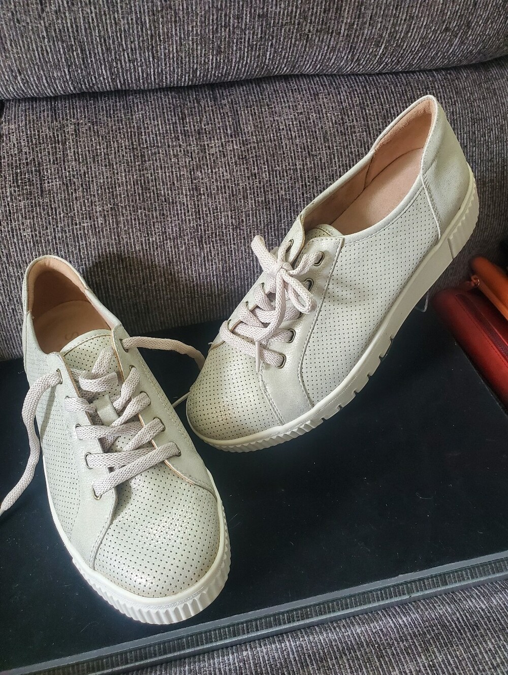SOUL NATURALIZER WOMENS TOPAZ LACE UP SNEAKER PERFORATED GOLD METALLIC SIZE 8.5
